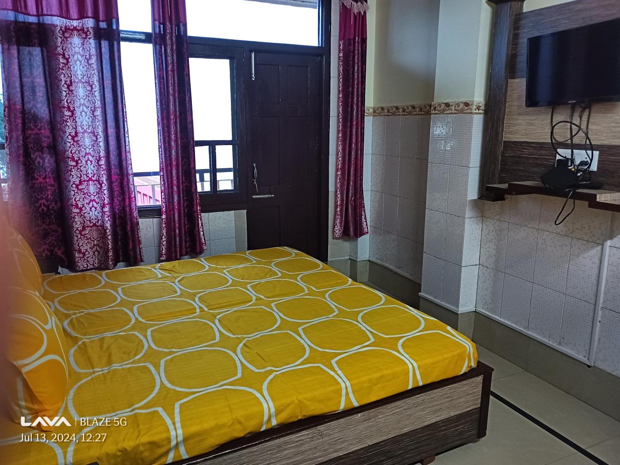 Krishna Holiday Guest House Block II Dharamsala Zewnętrze zdjęcie