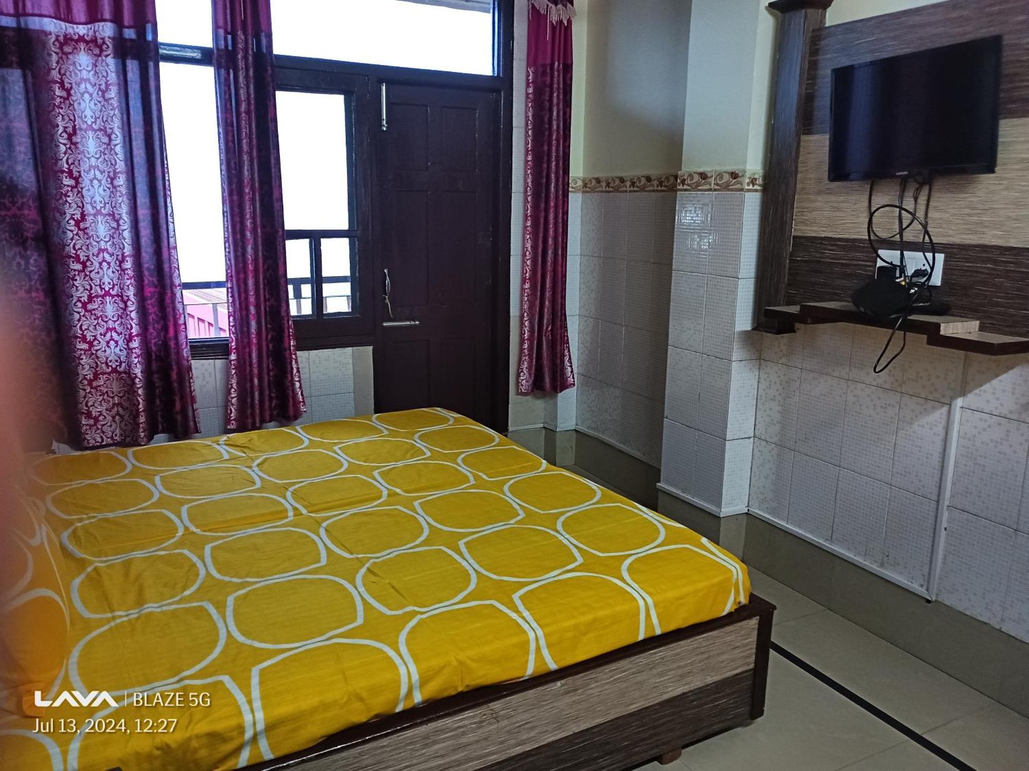 Krishna Holiday Guest House Block II Dharamsala Zewnętrze zdjęcie